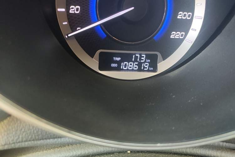 Used CHANGAN Eado 2015 1.6L Manual Luxury Model China IV Standard Odometer Close Up