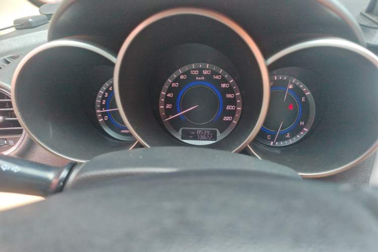 Used CHANGAN Eado 2015 1.6L Manual Luxury Model China V Standard Odometer Close Up