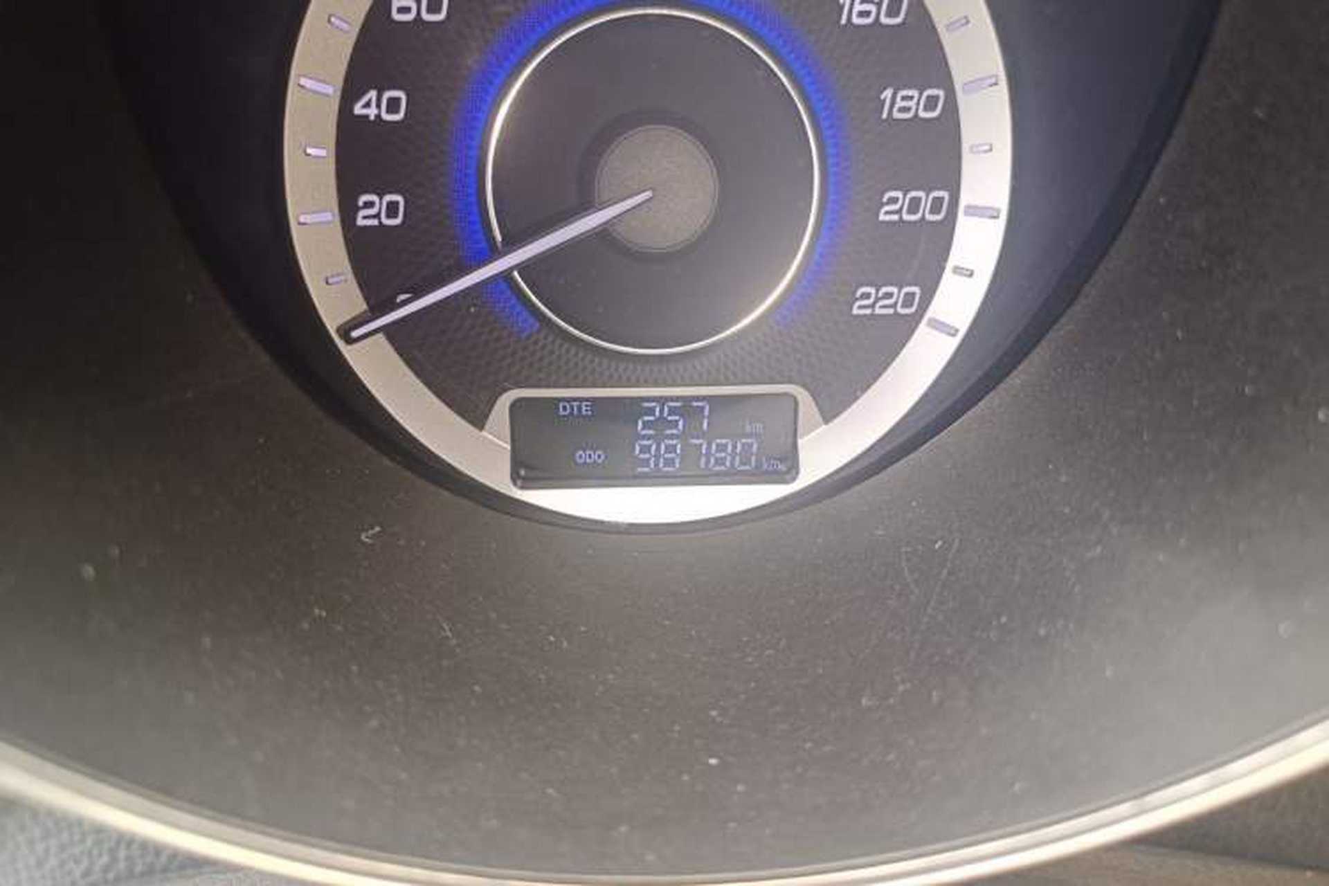 Used CHANGAN Eado 2015 1.6L Manual Flagship Model Odometer Close Up
