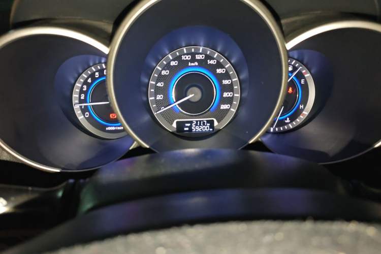 Used CHANGAN Eado 2015 1.6L Manual Luxury Model China IV Standard Odometer Close Up