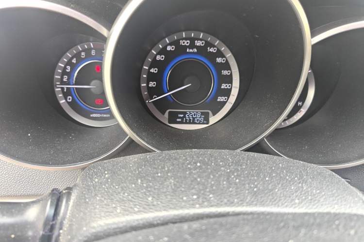 Used CHANGAN Eado 2015 1.6L Manual Luxury Model China IV Standard Odometer Close Up