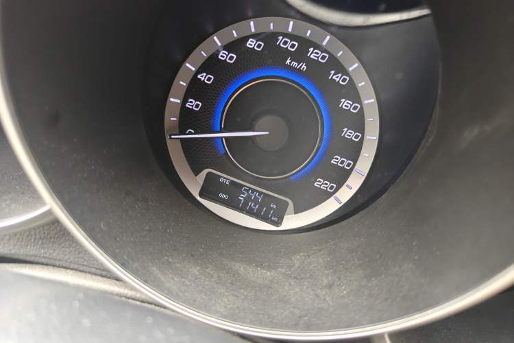 Used CHANGAN Eado 2015 1.6L Manual Luxury Model China IV Standard Odometer Close Up