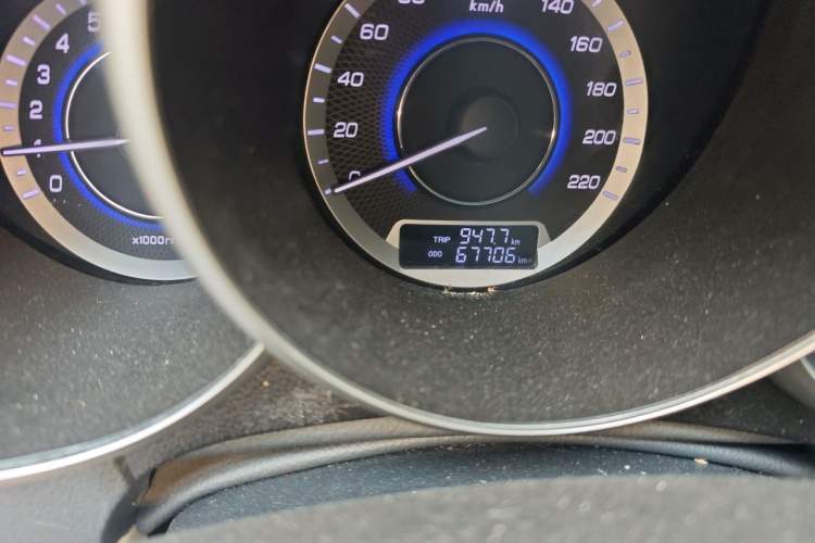 Used CHANGAN Eado 2015 1.6L Manual Luxury Model China V Standard Odometer Close Up