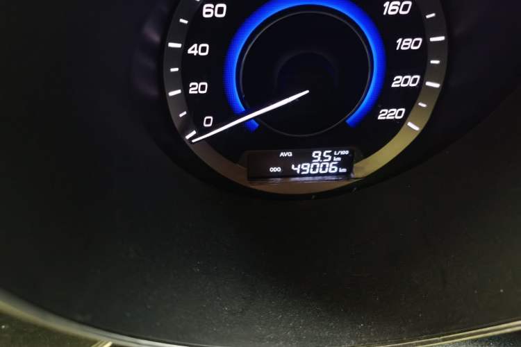 Used CHANGAN Eado 2015 1.6L Manual Luxury Model China V Standard Odometer Close Up