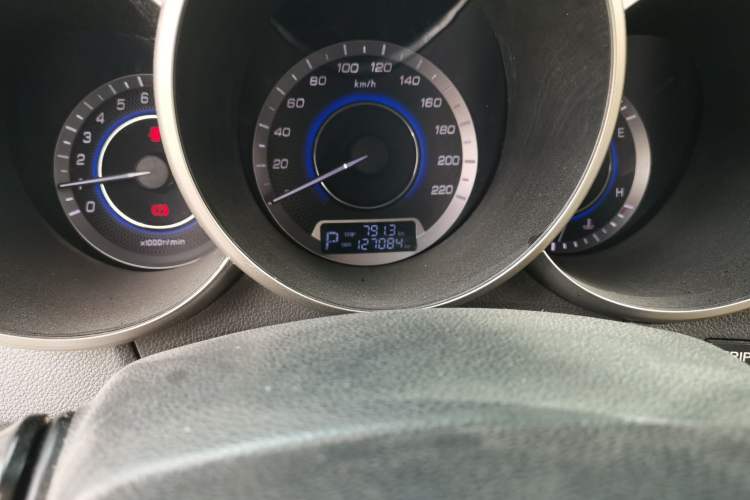 Used CHANGAN Eado 2015 1.6L Automatic Luxury Model Odometer Close Up