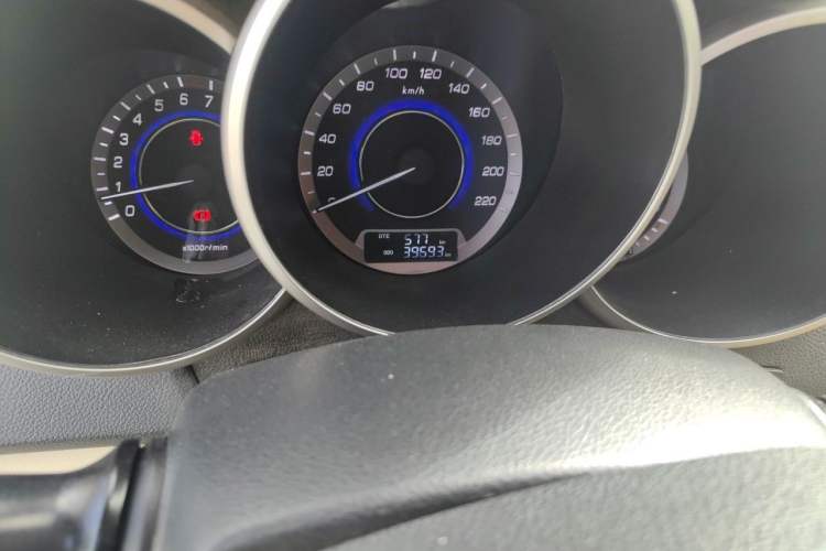 Used CHANGAN Eado 2015 1.6L Manual Luxury Model China IV Standard Odometer Close Up