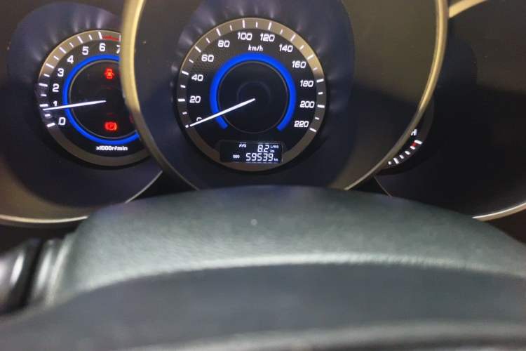 Used CHANGAN Eado 2015 1.6L Manual Luxury Model China IV Standard Odometer Close Up