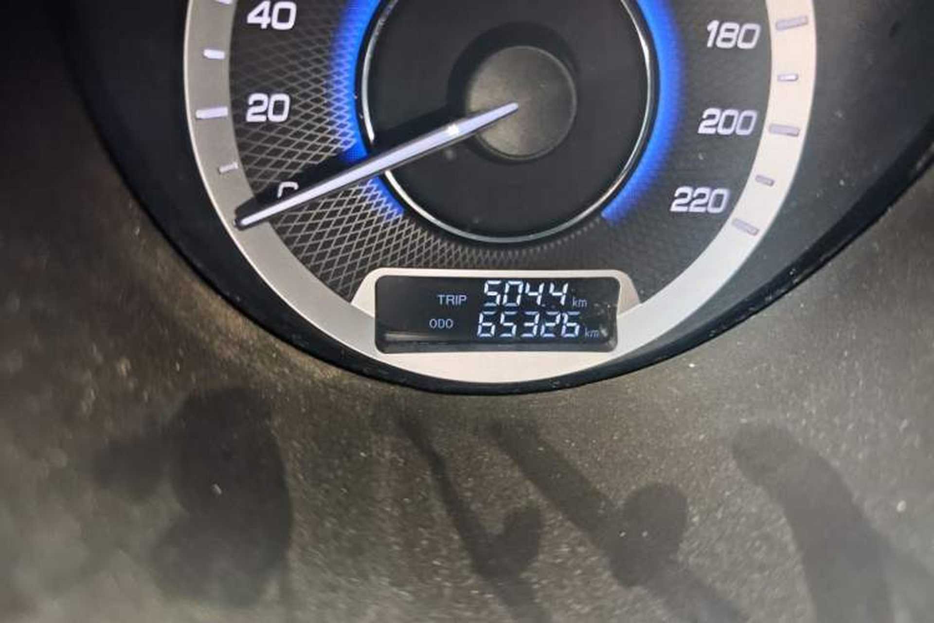 Used CHANGAN Eado 2015 1.6L Manual Flagship Model Odometer Close Up
