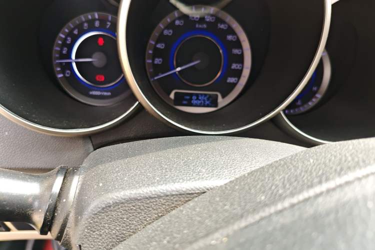 Used CHANGAN Eado 2015 1.6L Manual Luxury Model China IV Standard Odometer Close Up