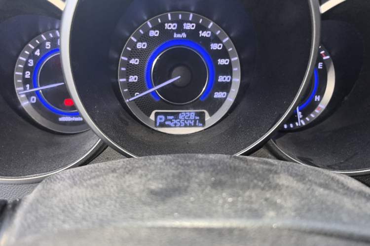 Used CHANGAN Eado 2015 1.6L Automatic Luxury Model Odometer Close Up