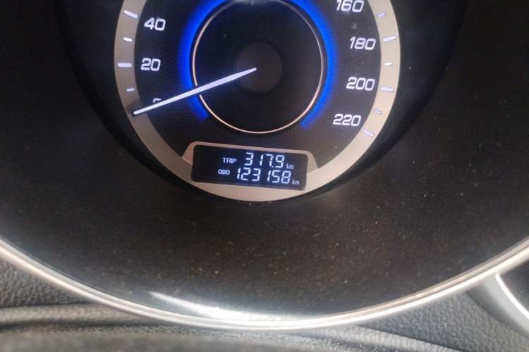 Used CHANGAN Eado 2015 1.6L Manual Luxury Model China V Standard Odometer Close Up