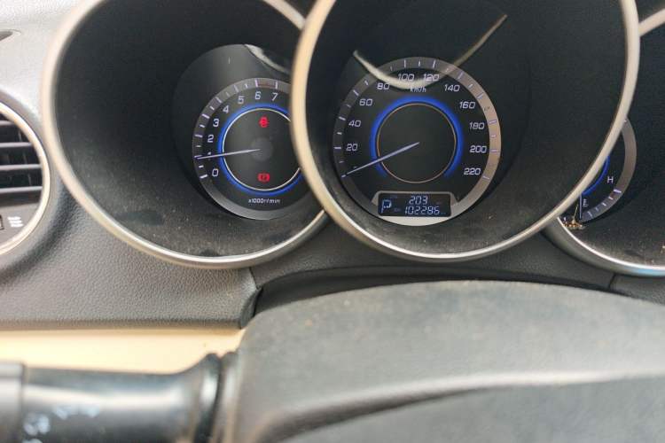 Used CHANGAN Eado 2015 1.6L Automatic Luxury Model Odometer Close Up