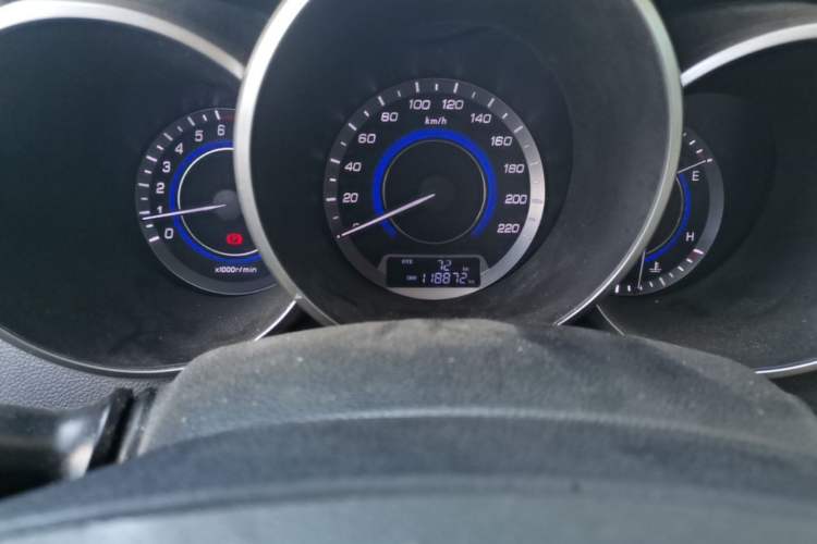 Used CHANGAN Eado 2015 1.6L Manual Luxury Model China V Standard Odometer Close Up