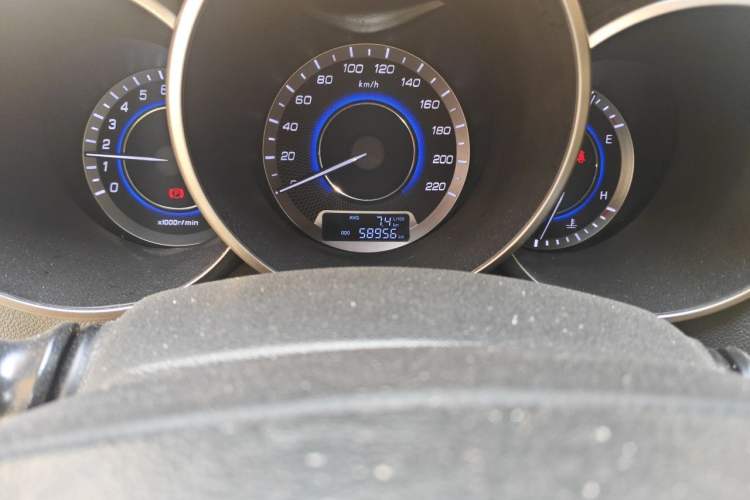 Used CHANGAN Eado 2015 1.6L Manual Luxury Model China V Standard Odometer Close Up