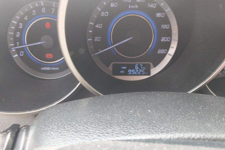 Used CHANGAN Eado 2015 1.6L Manual Luxury Model China V Standard Odometer Close Up