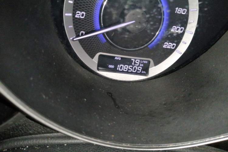 Used CHANGAN Eado 2015 1.6L Manual Flagship Model Odometer Close Up