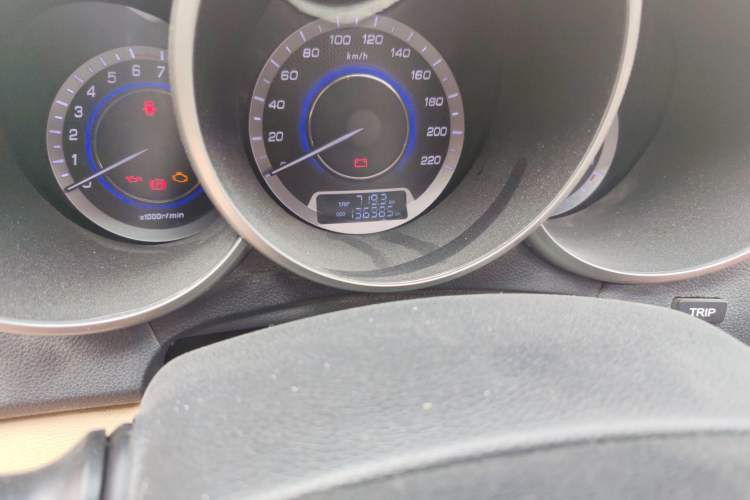 Used CHANGAN Eado 2015 1.6L Manual Luxury Model China V Standard Odometer Close Up