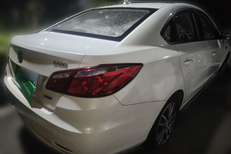 Used CHANGAN Eado 2015 1.6L Manual Luxury Model China IV Standard Rear Right 45 Deg