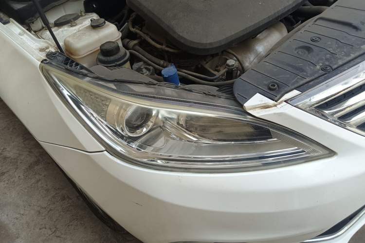 Used CHANGAN Eado 2015 1.6L Manual Luxury Model China IV Standard Right Front Headlight