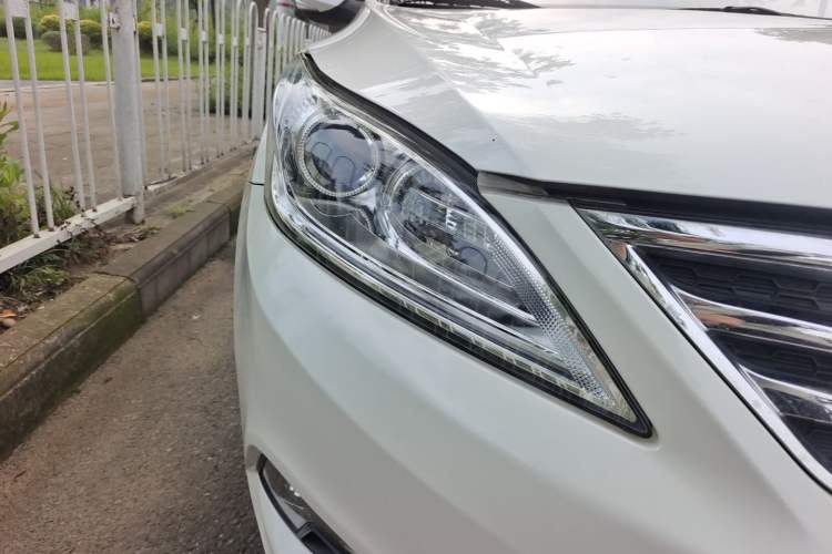 Used CHANGAN Eado 2015 1.6L Manual Flagship Model Right Front Headlight