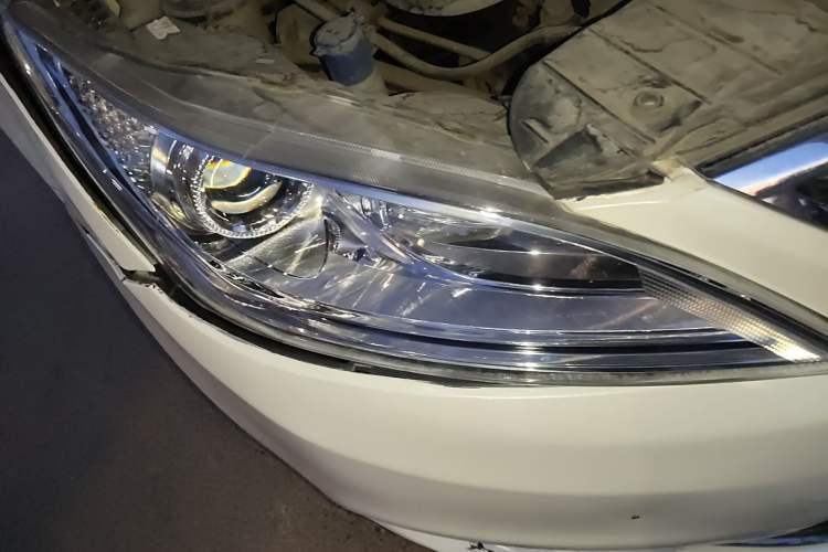 Used CHANGAN Eado 2015 1.6L Manual Luxury Model China IV Standard Right Front Headlight