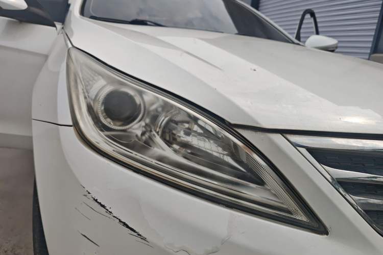 Used CHANGAN Eado 2015 1.6L Manual Luxury Model China IV Standard Right Front Headlight