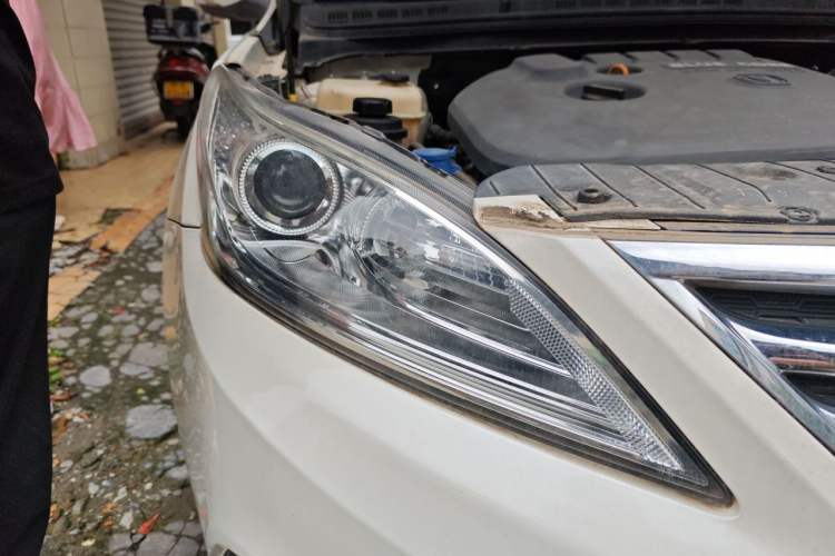 Used CHANGAN Eado 2015 1.6L Manual Luxury Model China IV Standard Right Front Headlight