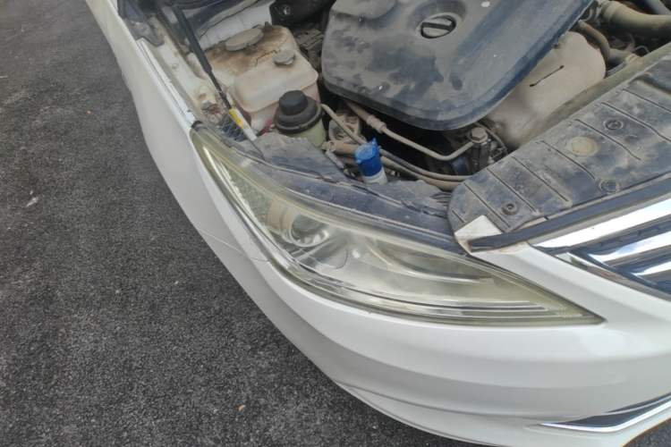 Used CHANGAN Eado 2015 1.6L Manual Luxury Model China IV Standard Right Front Headlight