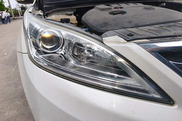 Used CHANGAN Eado 2015 1.6L Automatic Luxury Model Right Front Headlight