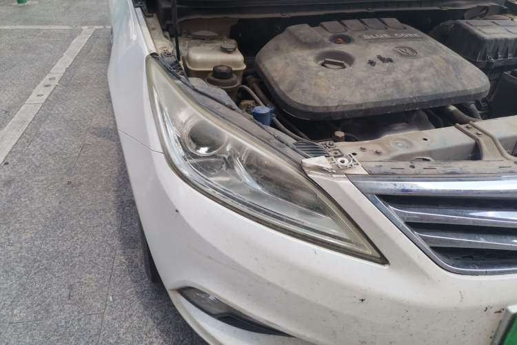 Used CHANGAN Eado 2015 1.6L Manual Luxury Model China IV Standard Right Front Headlight