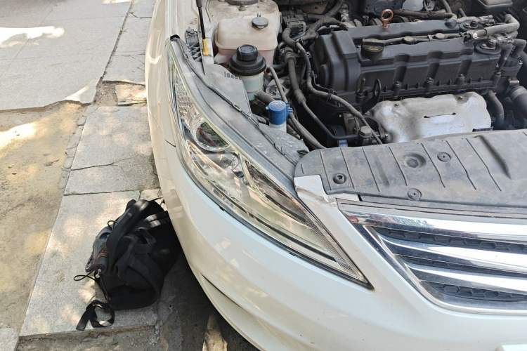 Used CHANGAN Eado 2015 1.6L Manual Luxury Model China IV Standard Right Front Headlight