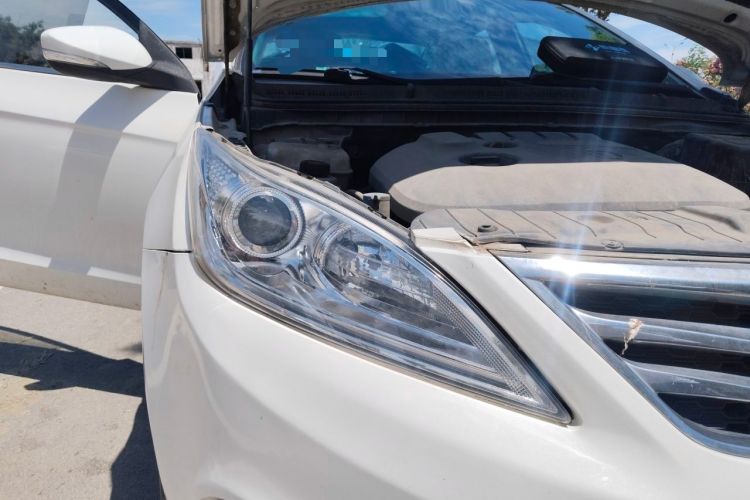 Used CHANGAN Eado 2015 1.6L Manual Luxury Model China IV Standard Right Front Headlight