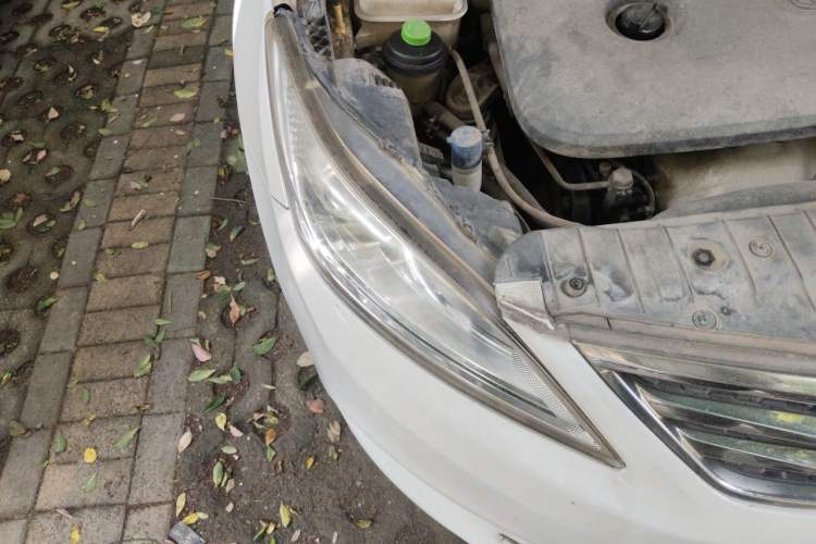 Used CHANGAN Eado 2015 1.6L Manual Luxury Model China IV Standard Right Front Headlight