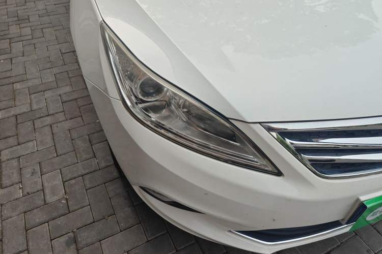 Used CHANGAN Eado 2015 1.6L Manual Luxury Model China IV Standard Right Front Headlight