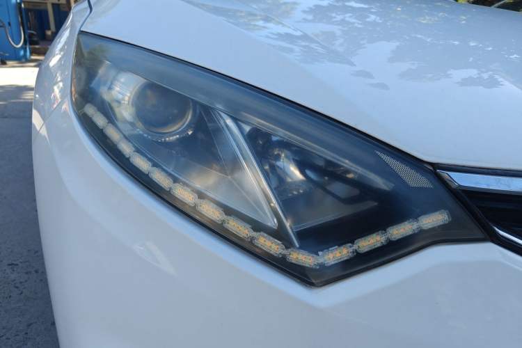 Used CHANGAN Eado 2015 1.6L Manual Junku Model China V Standard Right Front Headlight