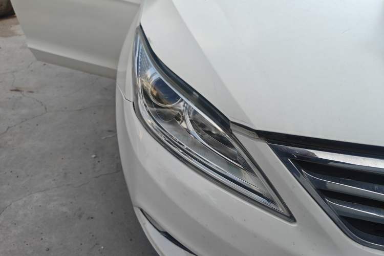 Used CHANGAN Eado 2015 1.6L Manual Luxury Model China IV Standard Right Front Headlight