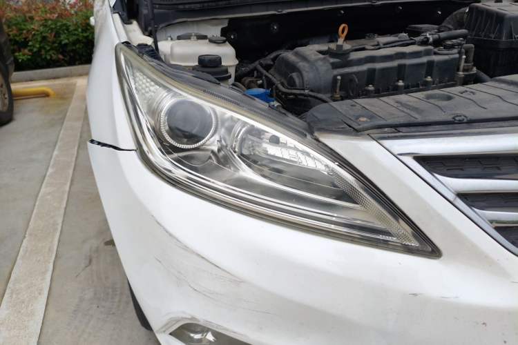 Used CHANGAN Eado 2015 1.6L Automatic Luxury Model Right Front Headlight