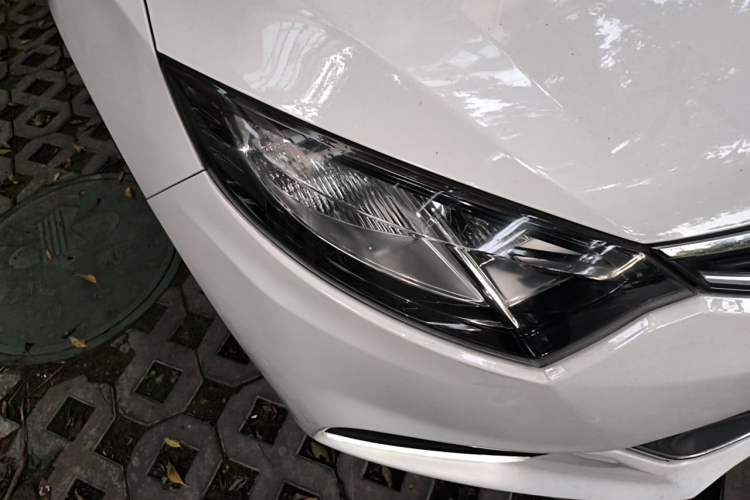Used CHANGAN Eado 2015 1.6L Automatic ZhiKu Model China IV Standard Right Front Headlight
