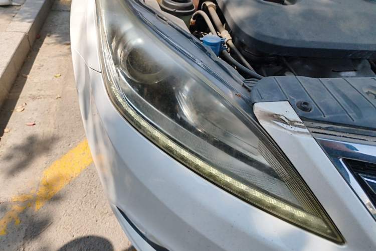 Used CHANGAN Eado 2015 1.6L Manual Luxury Model China IV Standard Right Front Headlight