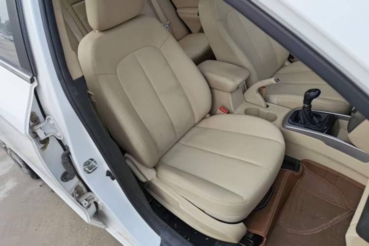 Used CHANGAN Eado 2015 1.6L Manual Luxury Model China V Standard Right Front Seat