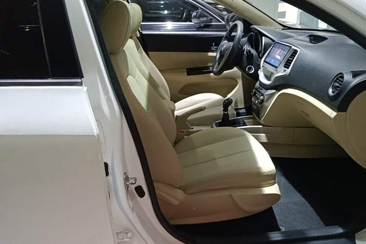 Used CHANGAN Eado 2015 1.6L Manual Luxury Model China V Standard Right Front Seat