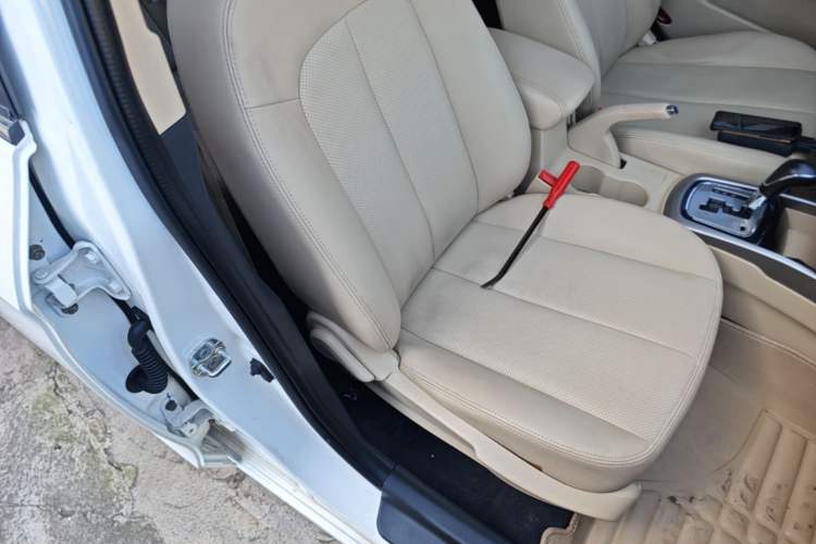 Used CHANGAN Eado 2015 1.6L Automatic Luxury Model Right Front Seat