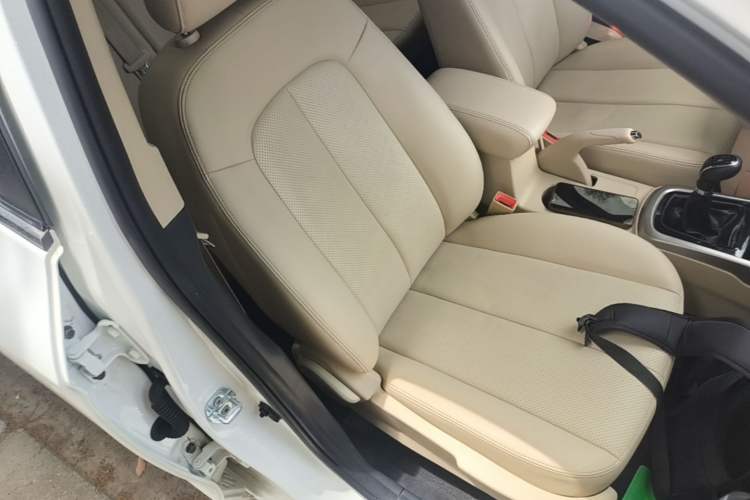 Used CHANGAN Eado 2015 1.6L Manual Luxury Model China V Standard Right Front Seat