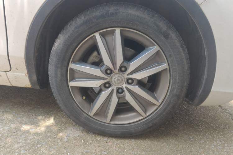 Used CHANGAN Eado 2015 1.6L Manual Junku Model China IV Standard Right Front Wheel Hub