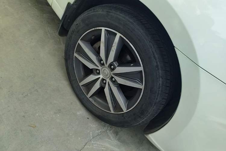 Used CHANGAN Eado 2015 1.6L Manual Elite Model China IV Standard Right Front Wheel Hub