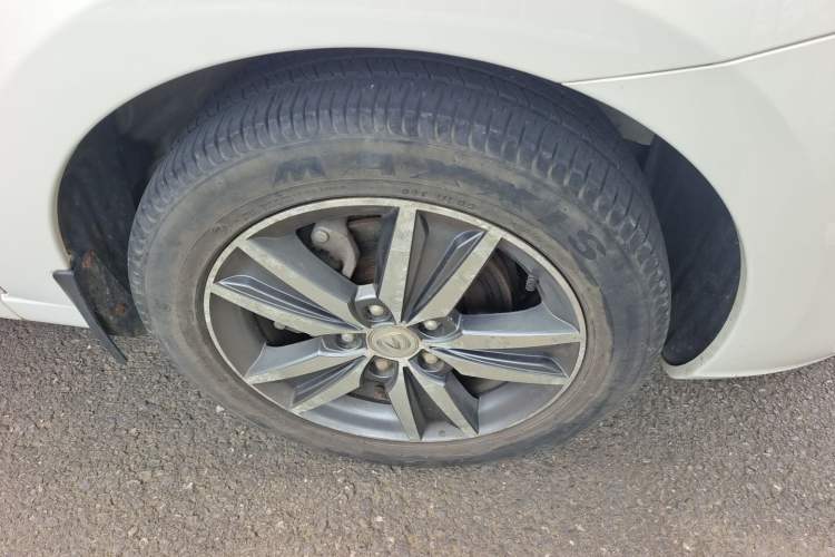 Used CHANGAN Eado 2015 1.6L Manual Flagship Model Right Front Wheel Hub
