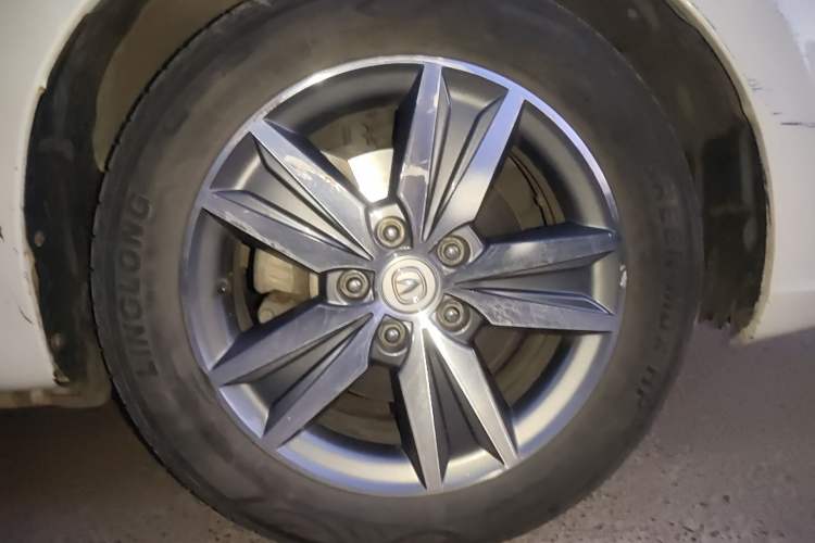 Used CHANGAN Eado 2015 1.6L Manual Luxury Model China IV Standard Right Front Wheel Hub