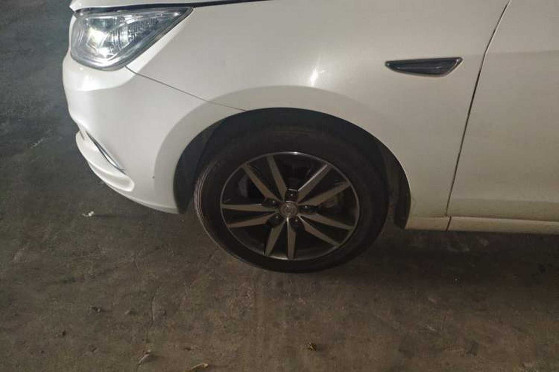 Used CHANGAN Eado 2015 1.6L Manual Luxury Model China IV Standard Right Front Wheel Hub