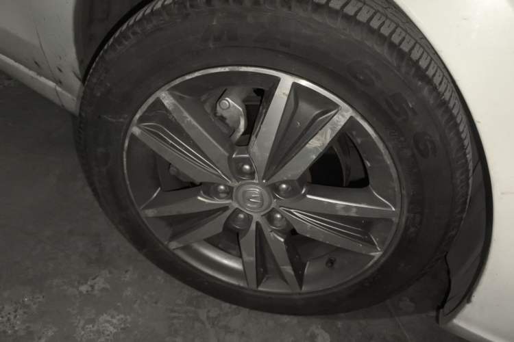 Used CHANGAN Eado 2015 1.6L Automatic Luxury Model Right Front Wheel Hub
