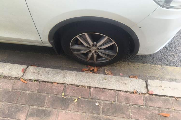Used CHANGAN Eado 2015 1.6L Automatic Junku Model China IV Standard Right Front Wheel Hub